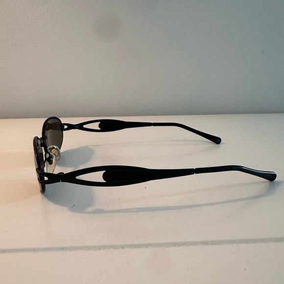 VINTAGE DEAD STOCK SUNGLASSES - Picture 4 of 4